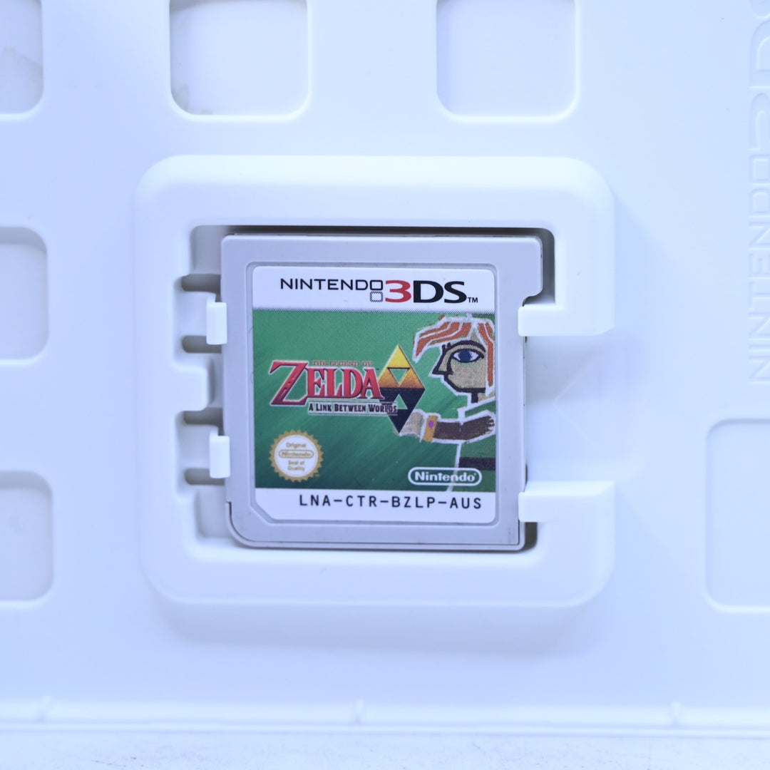 The Legend of Zelda: A Link Between Worlds - Nintendo 3DS Game - PAL + Manual