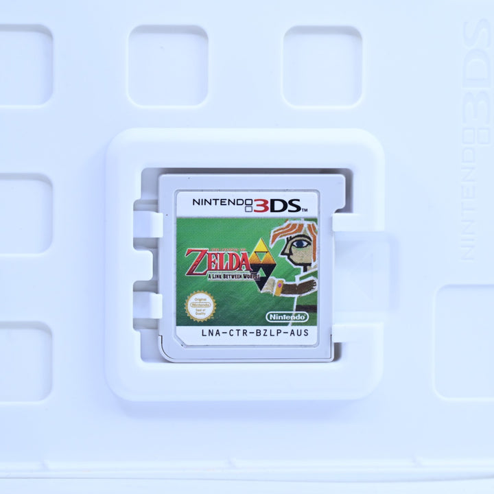The Legend of Zelda: A Link Between Worlds - Nintendo 3DS Game - PAL + Manual