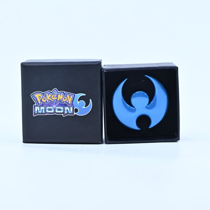 Pokemon Moon Official 3DS Pre-Order Bonus Pin - Boxed 3DS Accessory - Toy
