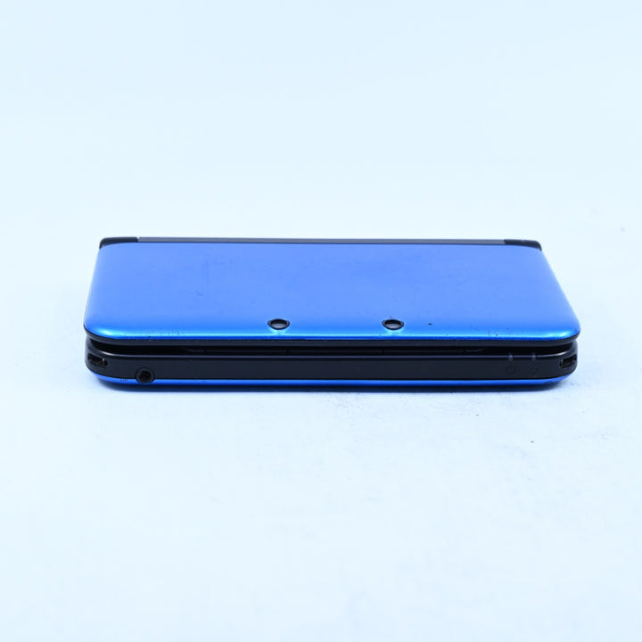 Blue / Black Nintendo 3DS Console XL - SPR-001(EUR) - PAL + 4GB SD Card