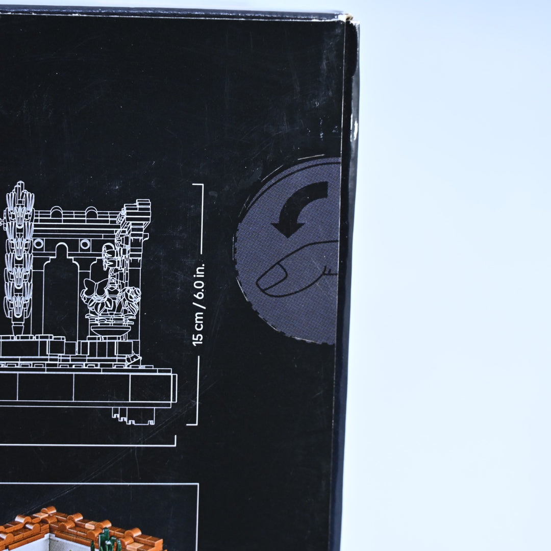 SEALED! LEGO 10359 Icons - Gardens of the World: Fountain Garden - Toy