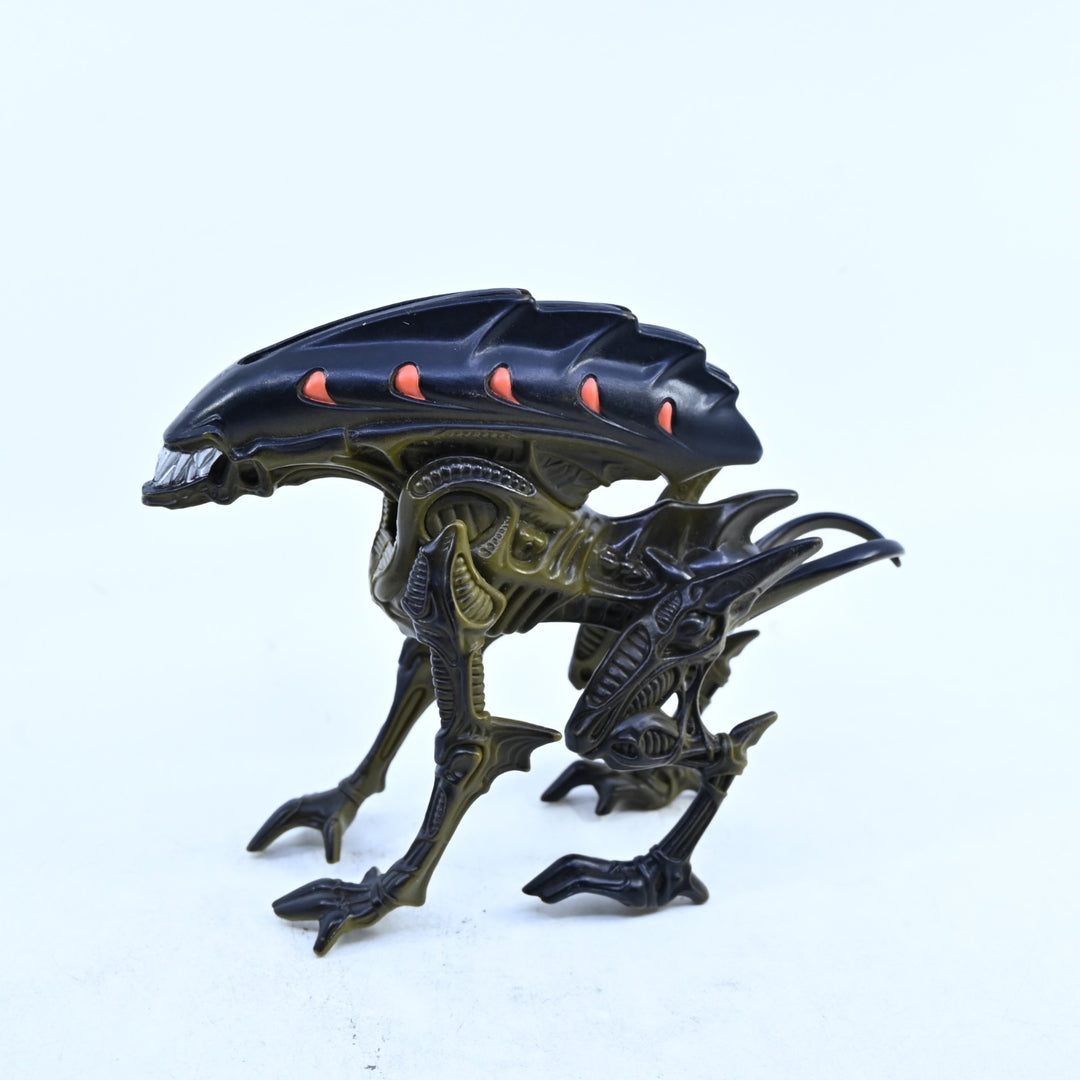 Wild Boar Alien + Hidden Power Attack Spikes - Aliens 1994 Kenner Action Figure