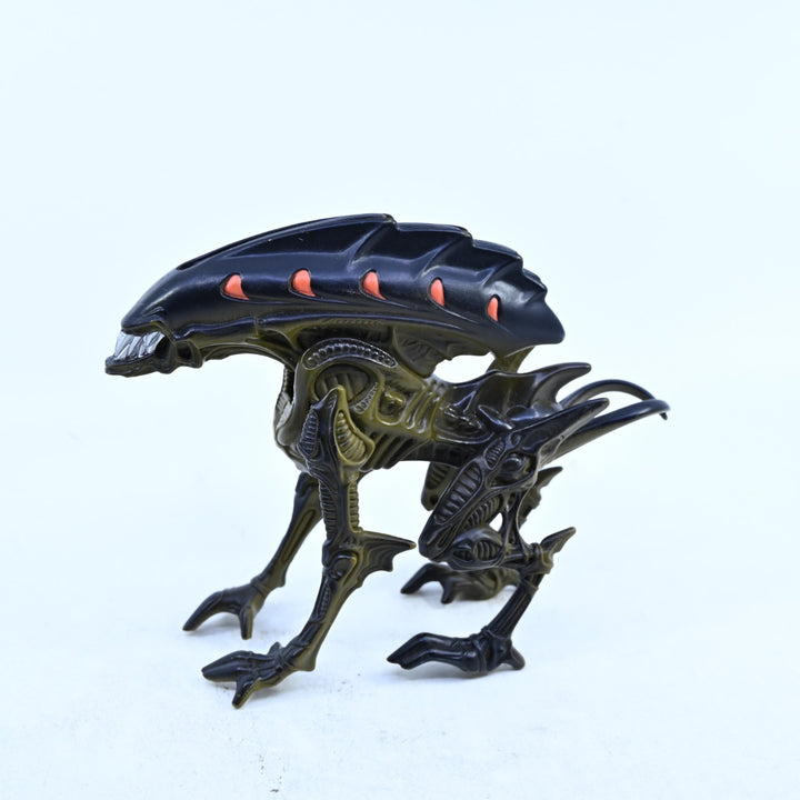 Wild Boar Alien + Hidden Power Attack Spikes - Aliens 1994 Kenner Action Figure