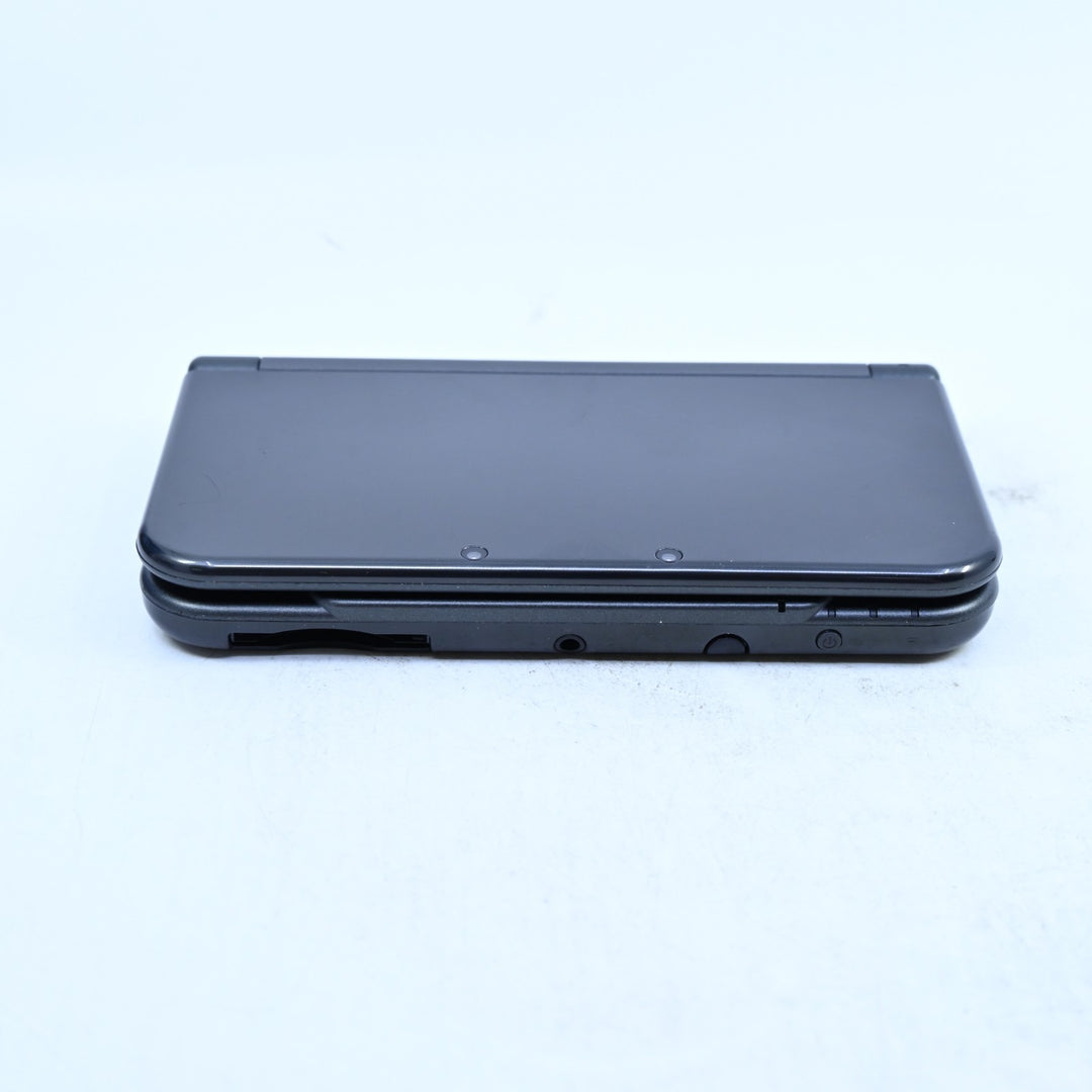 Metallic Black - 'New' Nintendo 3DS Console XL RED-001 - PAL - 4gb card