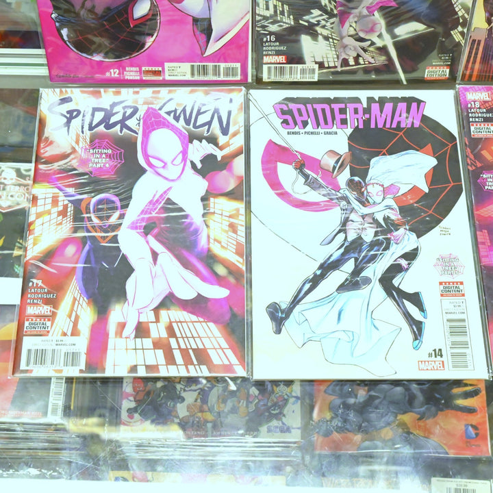 Spider-Man / Spider-Gwen "Sitting in a Tree" - Issues 1-6 - Bendis Marvel Comics
