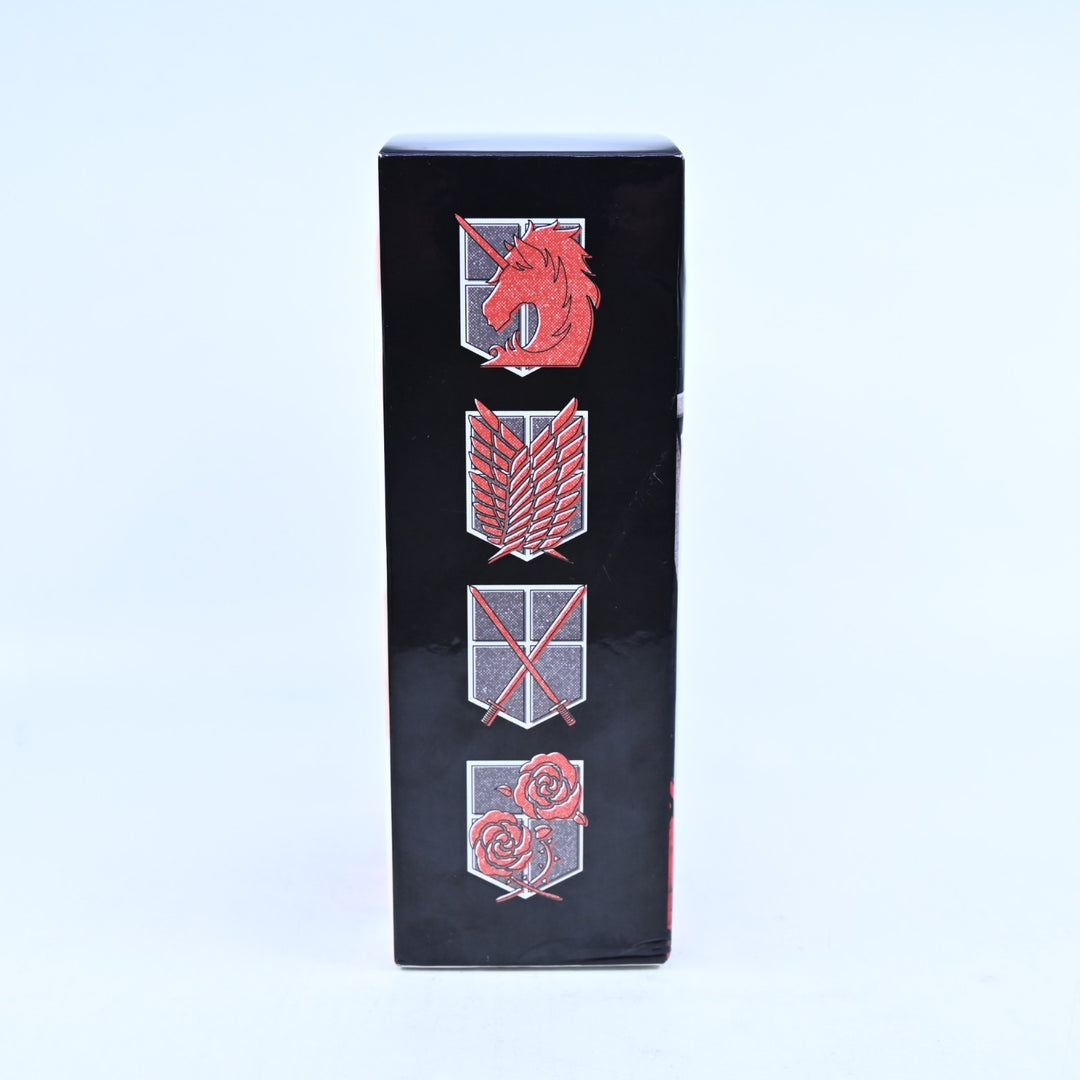 Attack on Titan - Volumes 1-8 - Hajime Isayama - Kodansha Comics - Manga