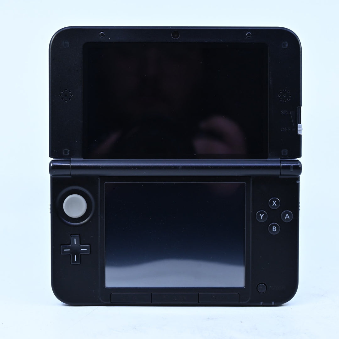 Blue / Black Nintendo 3DS Console XL - SPR-001(EUR) - PAL + 4GB SD Card