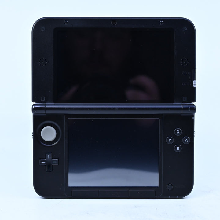 Blue / Black Nintendo 3DS Console XL - SPR-001(EUR) - PAL + 4GB SD Card