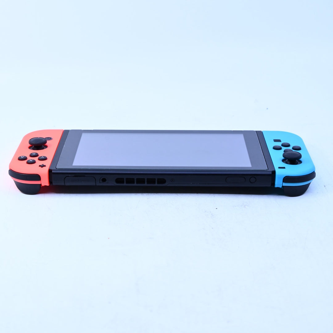 Blue / Red - With Mario Kart Code - XKW700039 - Nintendo Switch Boxed Console