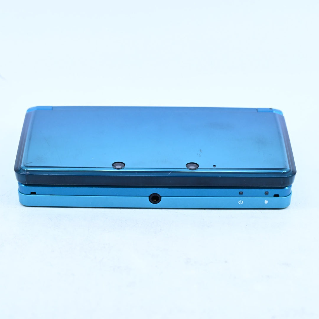 Aqua Blue Nintendo 3DS Console - CTR-001 PAL + 2GB Card - FREE POST!