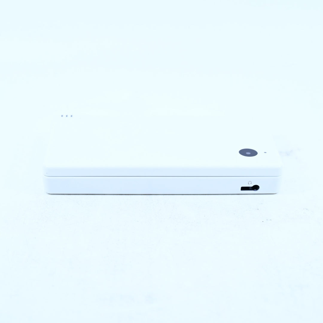 White - Nintendo DSi Console - TWL-001 - Includes 2GB SD - FREE POST!