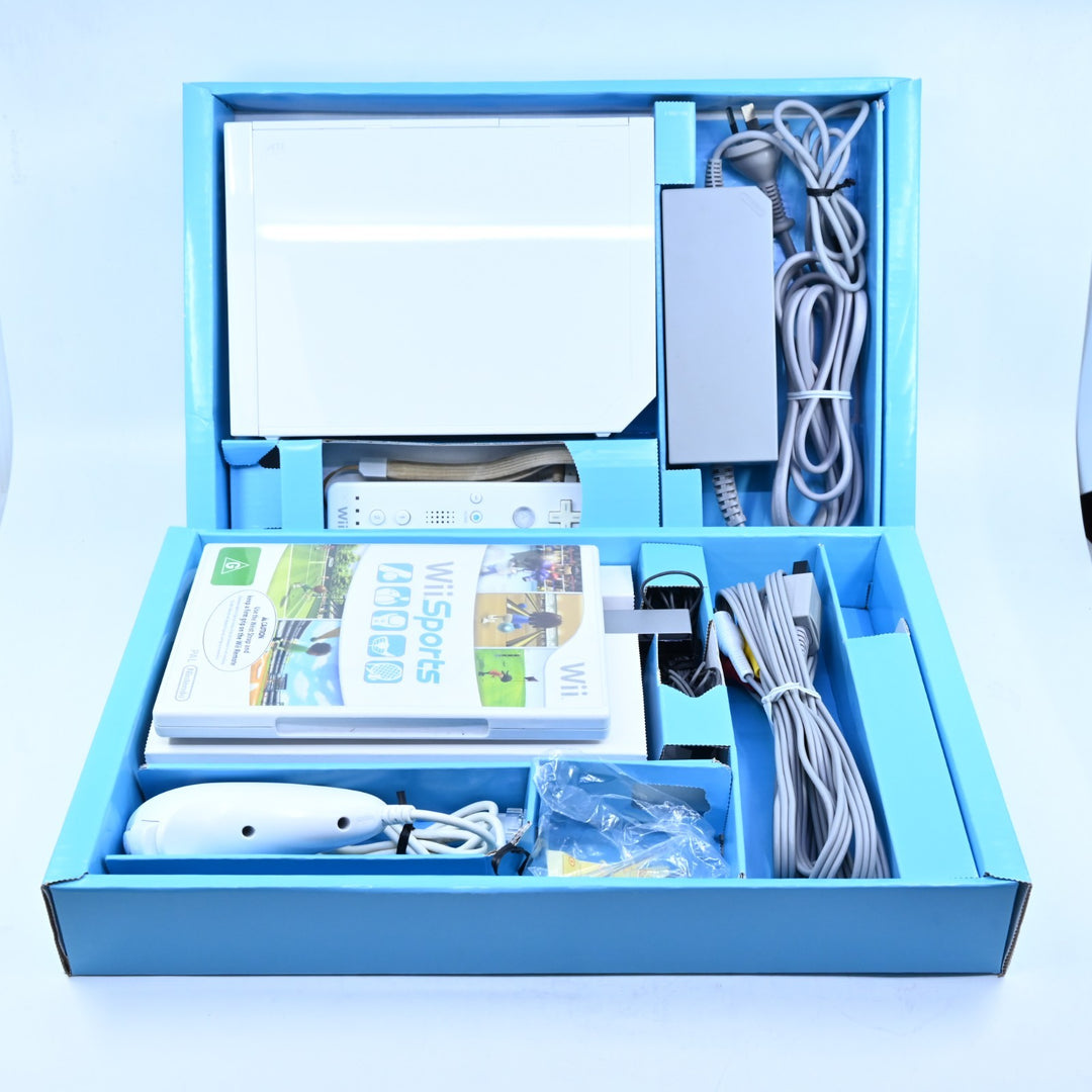 White - Nintendo Wii Boxed Console - PAL - FREE POST!