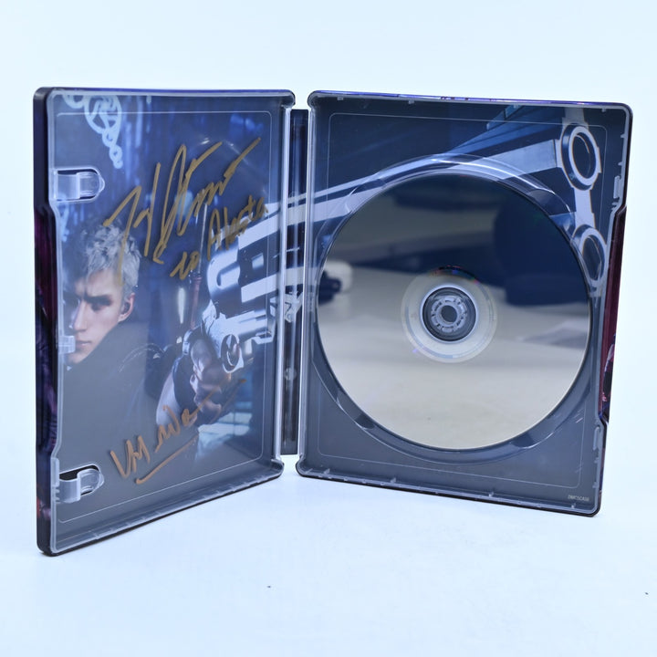 Devil May Cry 5 Deluxe Edition -  PS4 Game - SIGNED by Reuben Langdon!
