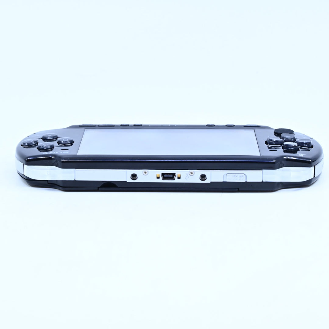 Black - Sony PSP Console - PSP-2002 - 2000 + NEW BATTERY! FREE POST!