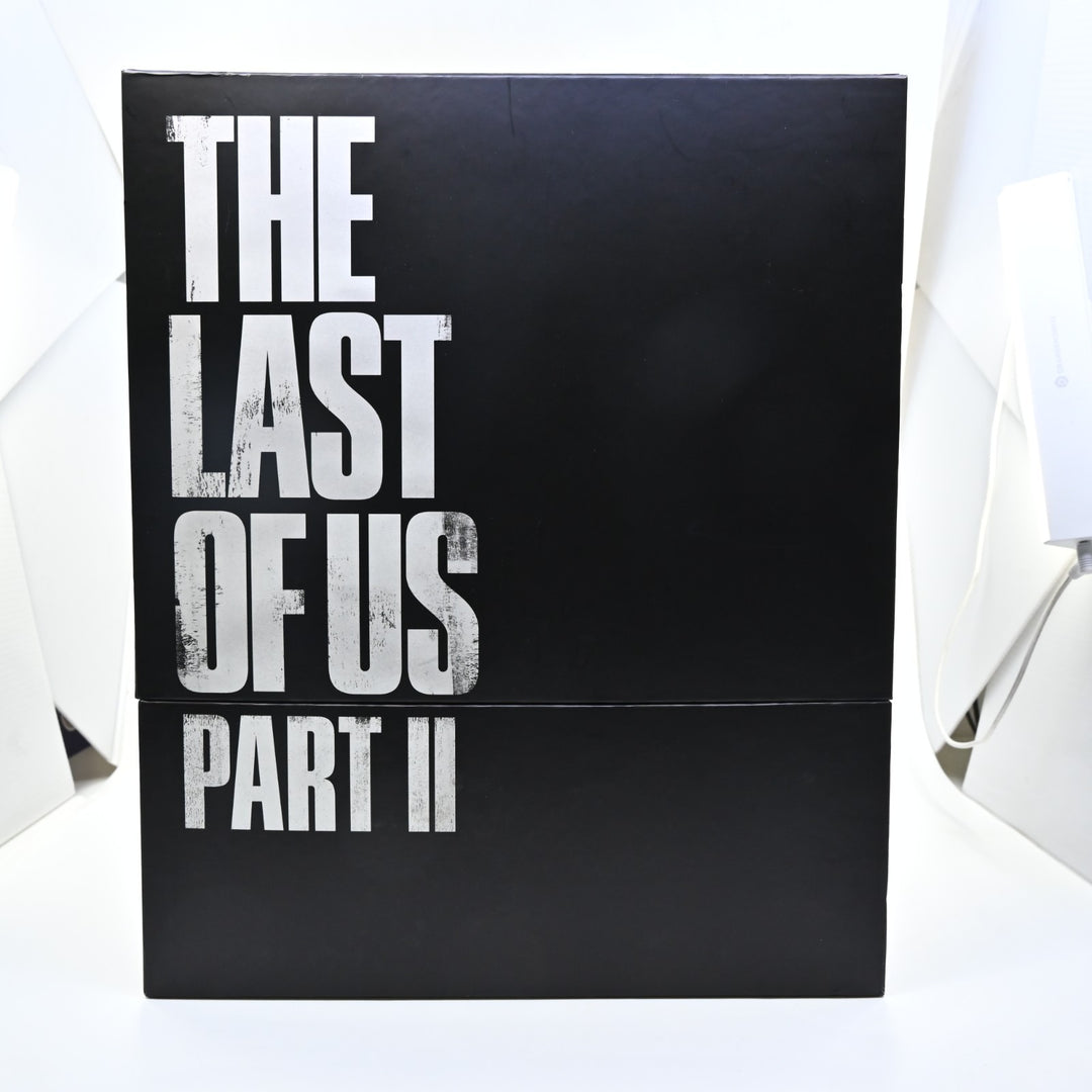 Last of Us Part II - Collector's Edition Ellie Statue - Figure + Box + Firefly