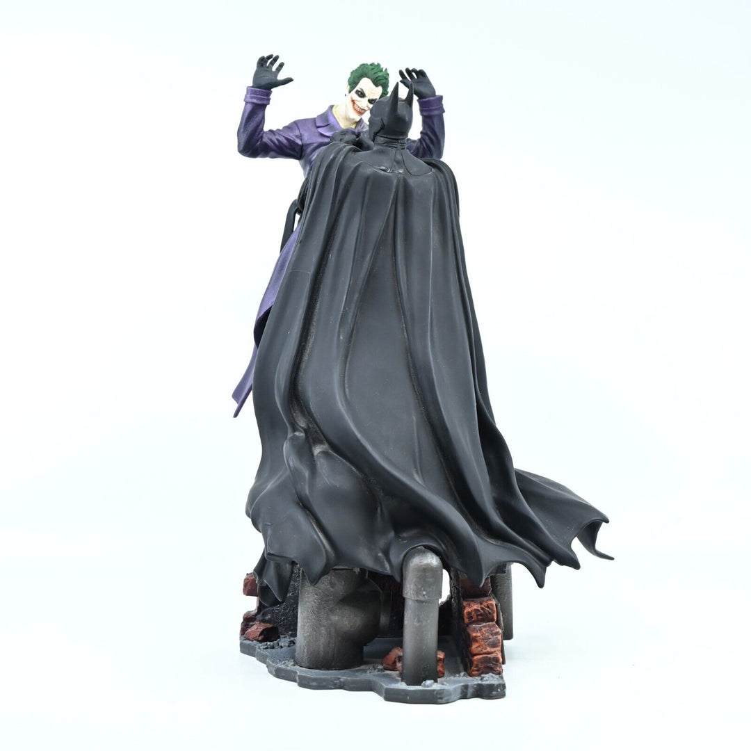 Batman vs Joker - Batman: Arkham Origins - Pure Arts - 2013 - Model