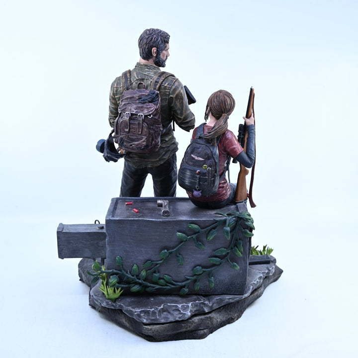 The Last of Us Post Pandemic Joel & Ellie Collector's Edition - Boxed Figure