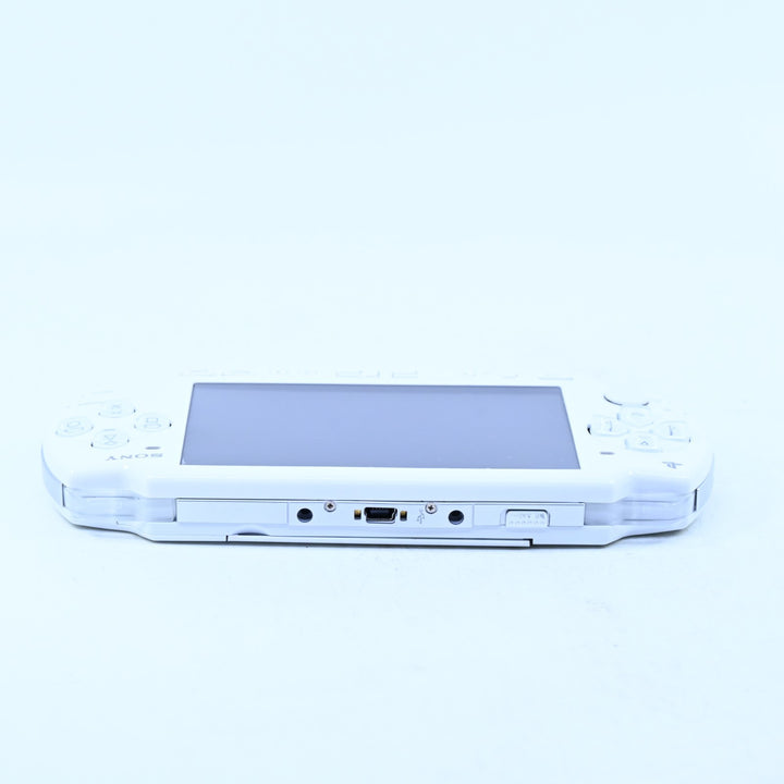 White Reshell &amp; Rebuilt - PSP Console - PSP-2002 - 2000 + NEW BATTERY