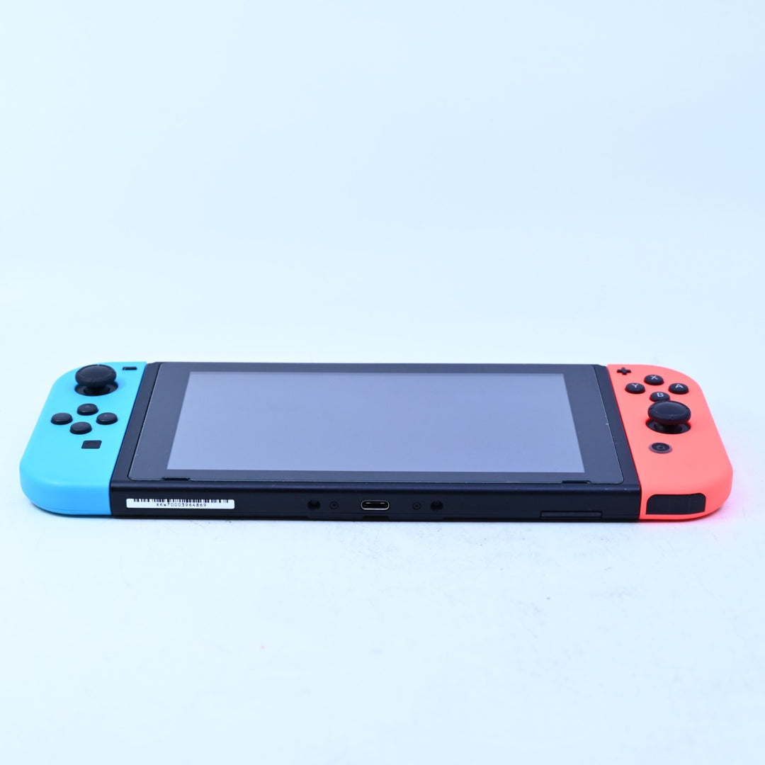 Blue / Red - With Mario Kart Code - XKW700039 - Nintendo Switch Boxed Console