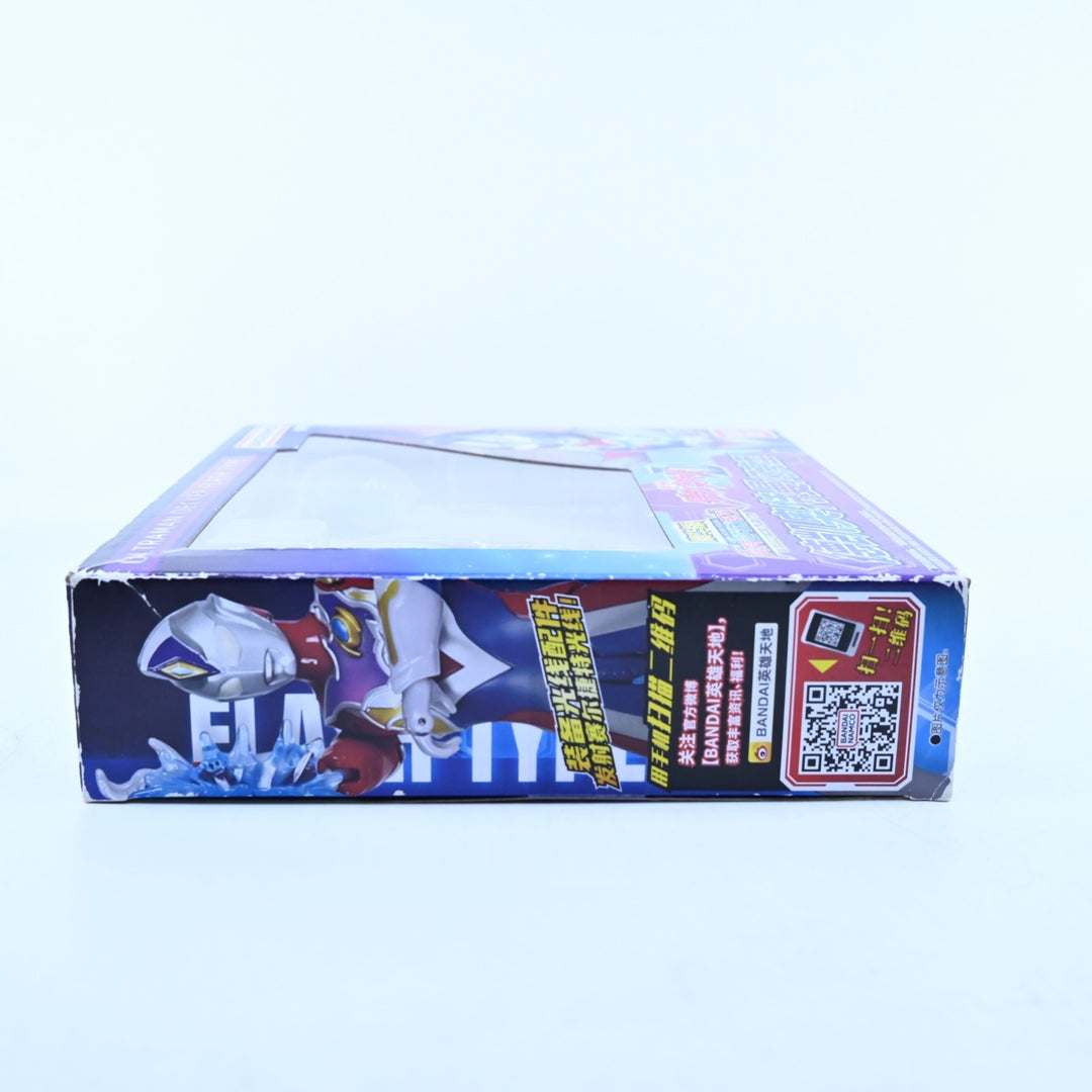 Ultra Action Figure: Ultraman Decker Flash Type - Bandai Namco - Figure