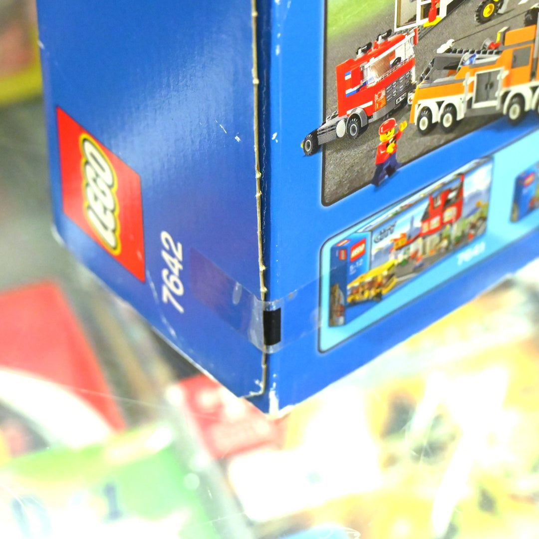SEALED! LEGO 7642 Lego City - Garage - Toy