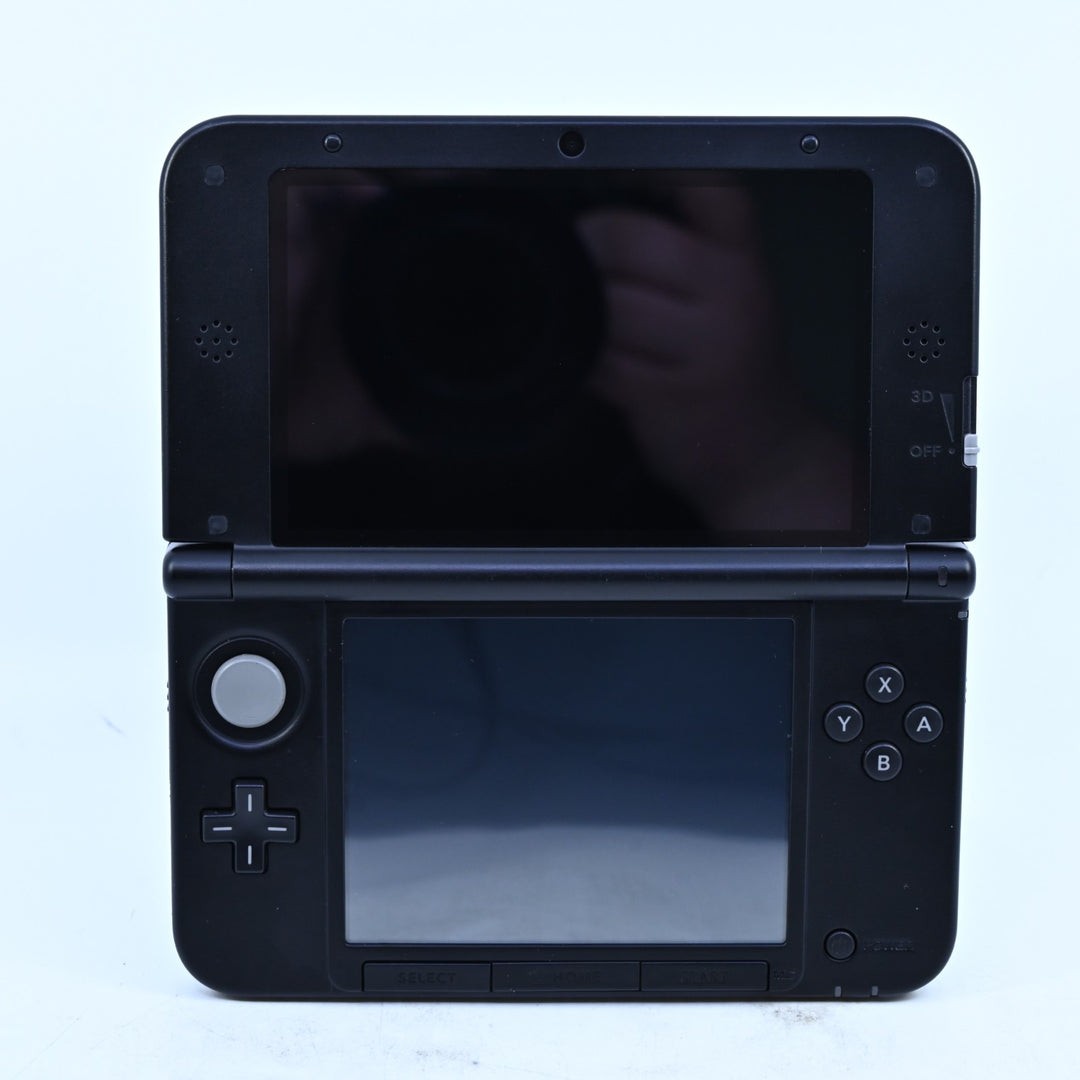 Blue / Black Nintendo 3DS Console XL - SPR-001(EUR) - PAL + 4GB SD Card