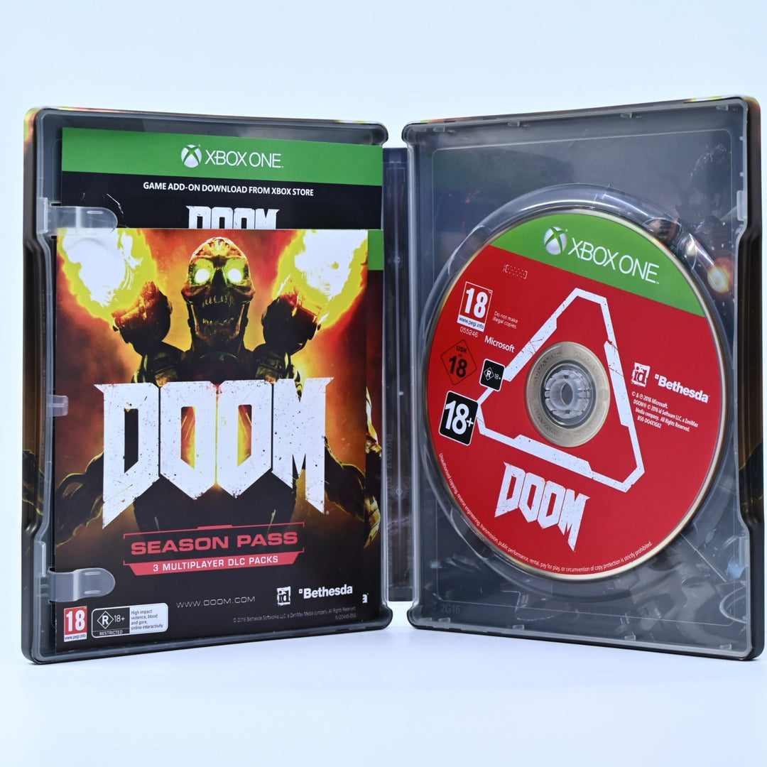 LIKE NEW! Doom + Steelbook - Xbox One