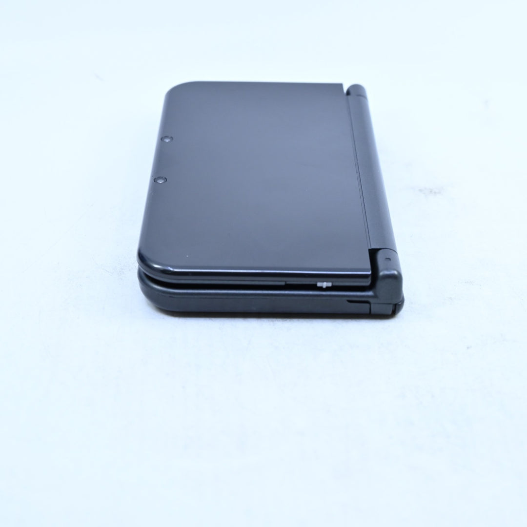 Metallic Black - 'New' Nintendo 3DS Console XL RED-001 - PAL - 4gb card
