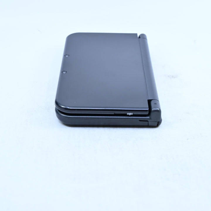 Metallic Black - 'New' Nintendo 3DS Console XL RED-001 - PAL - 4gb card