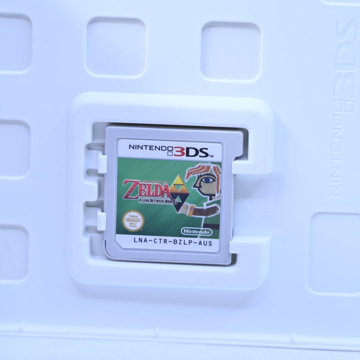 The Legend of Zelda: A Link Between Worlds - Nintendo 3DS Game - PAL + Manual
