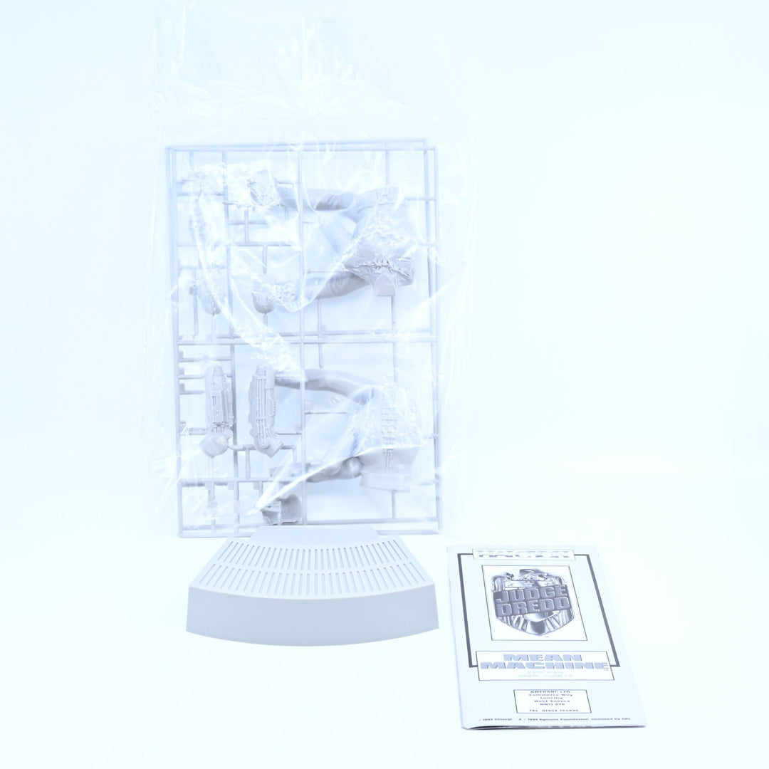 Judge Dredd Mean Machine 1:9 Scale Model Kit Halcyon - Other Model