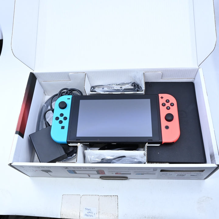 Blue / Red XAW7002 Serial - Nintendo Switch Boxed Console - PAL - FREE POST!
