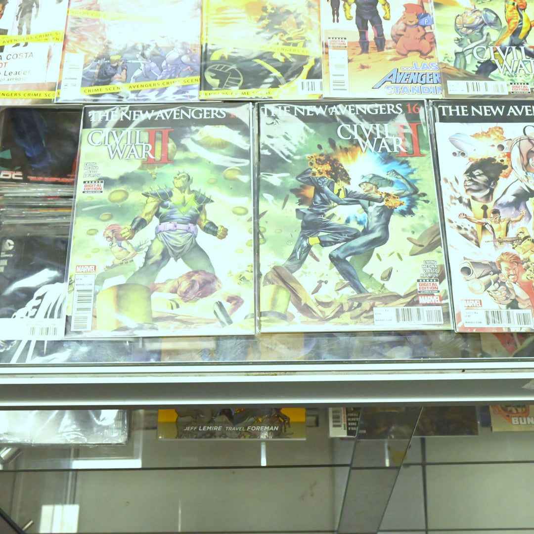 The New Avengers - Complete Set 1-8 - Ewing / Sandoval - Marvel Comics - Comic