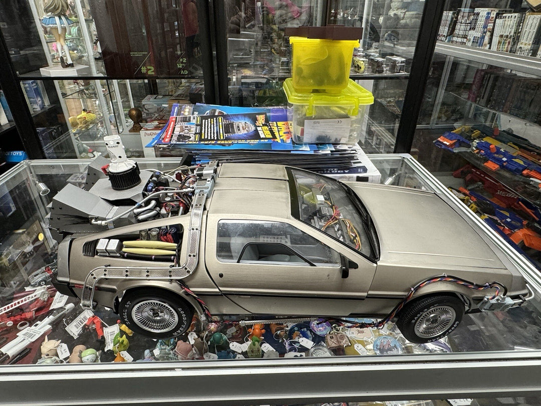DeAgostini DeLorean - Back to the Future Assembled vehicle + Books!